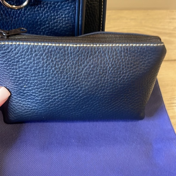 Dooney & Bourke Vtg Classic Navy Pebbled Leather Bag, Pouch, Dusty, Crossbody - Picture 8 of 17